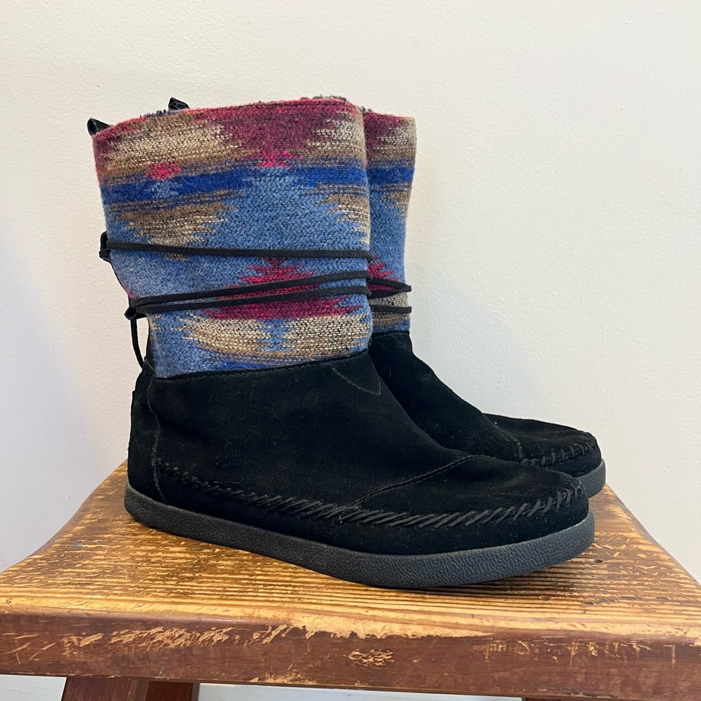 TOMS Boots size 8.5